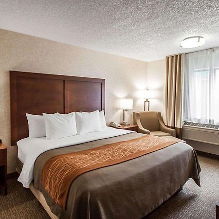 Quality Inn Поукателоу Екстериор снимка