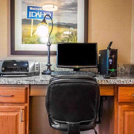Quality Inn Поукателоу Екстериор снимка