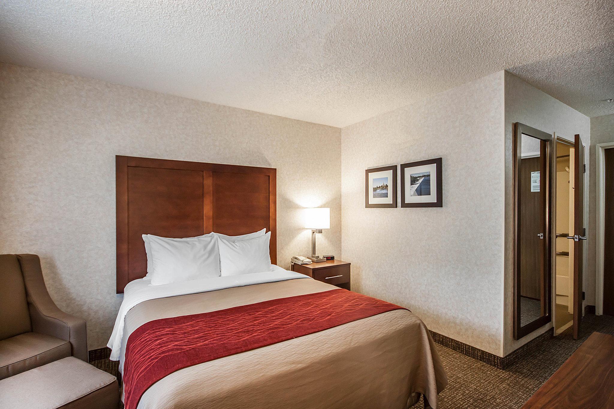 Quality Inn Поукателоу Екстериор снимка