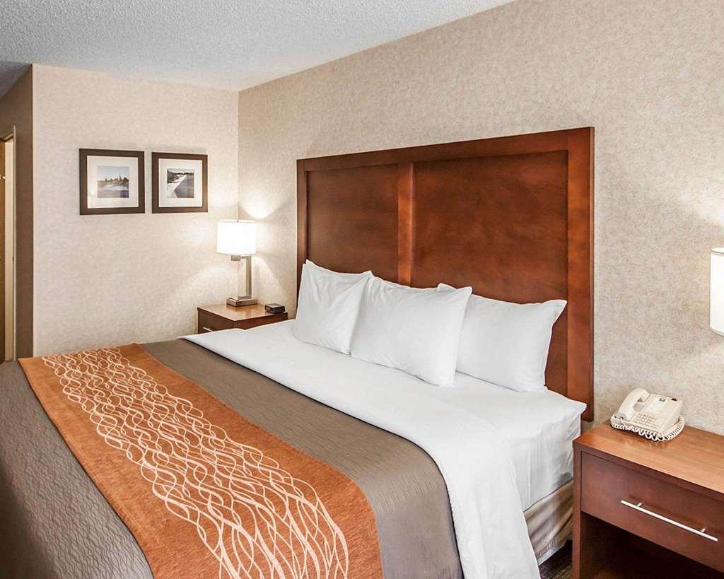 Quality Inn Поукателоу Стая снимка