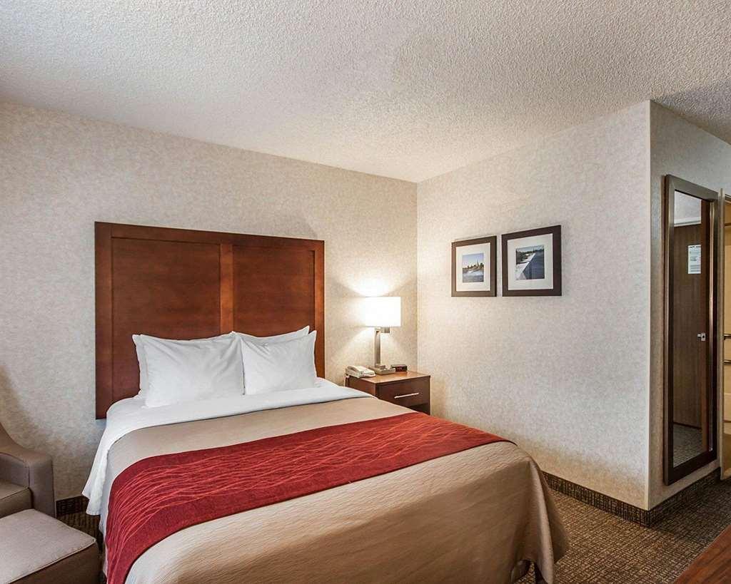 Quality Inn Поукателоу Стая снимка