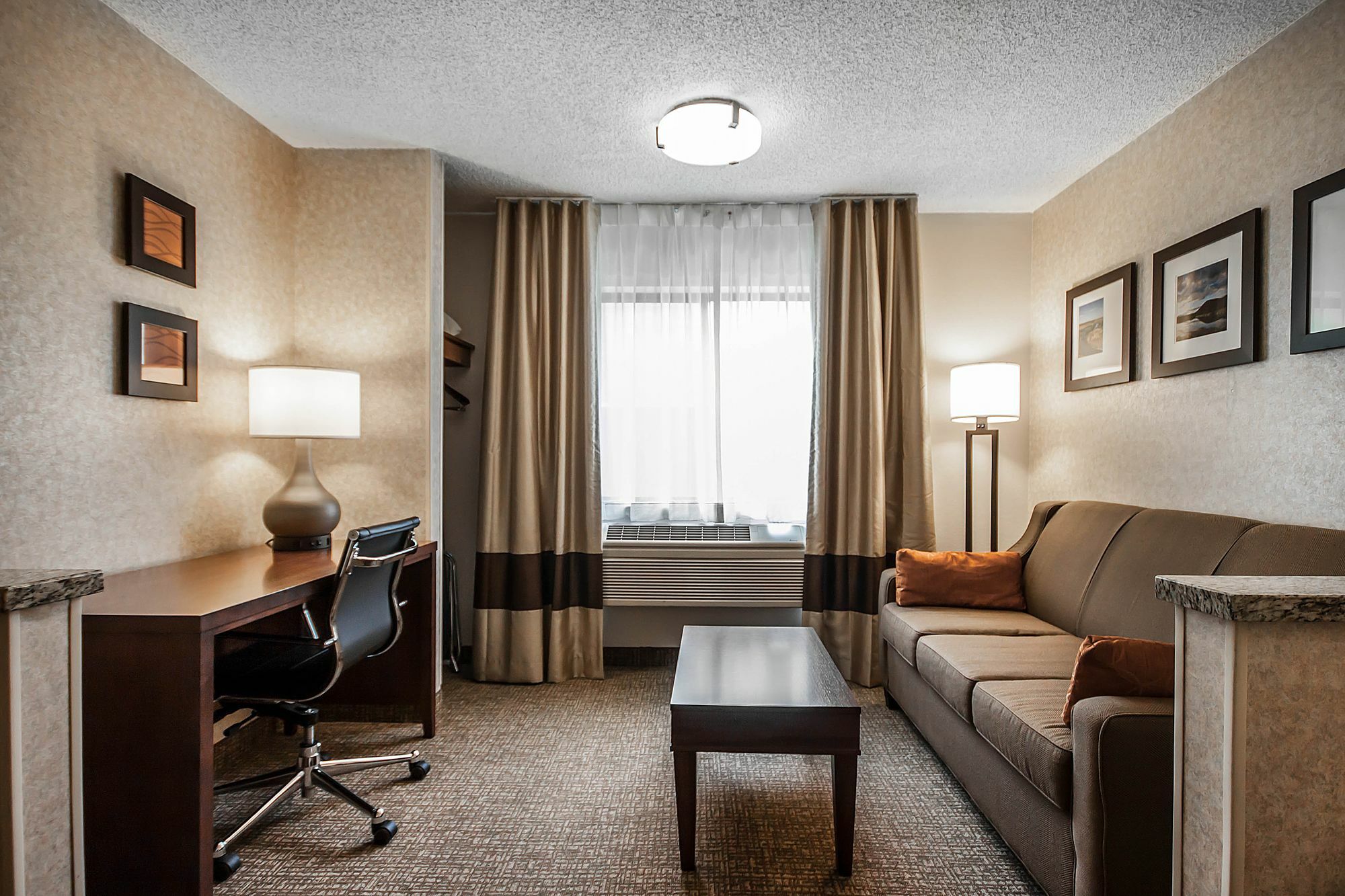 Quality Inn Поукателоу Екстериор снимка