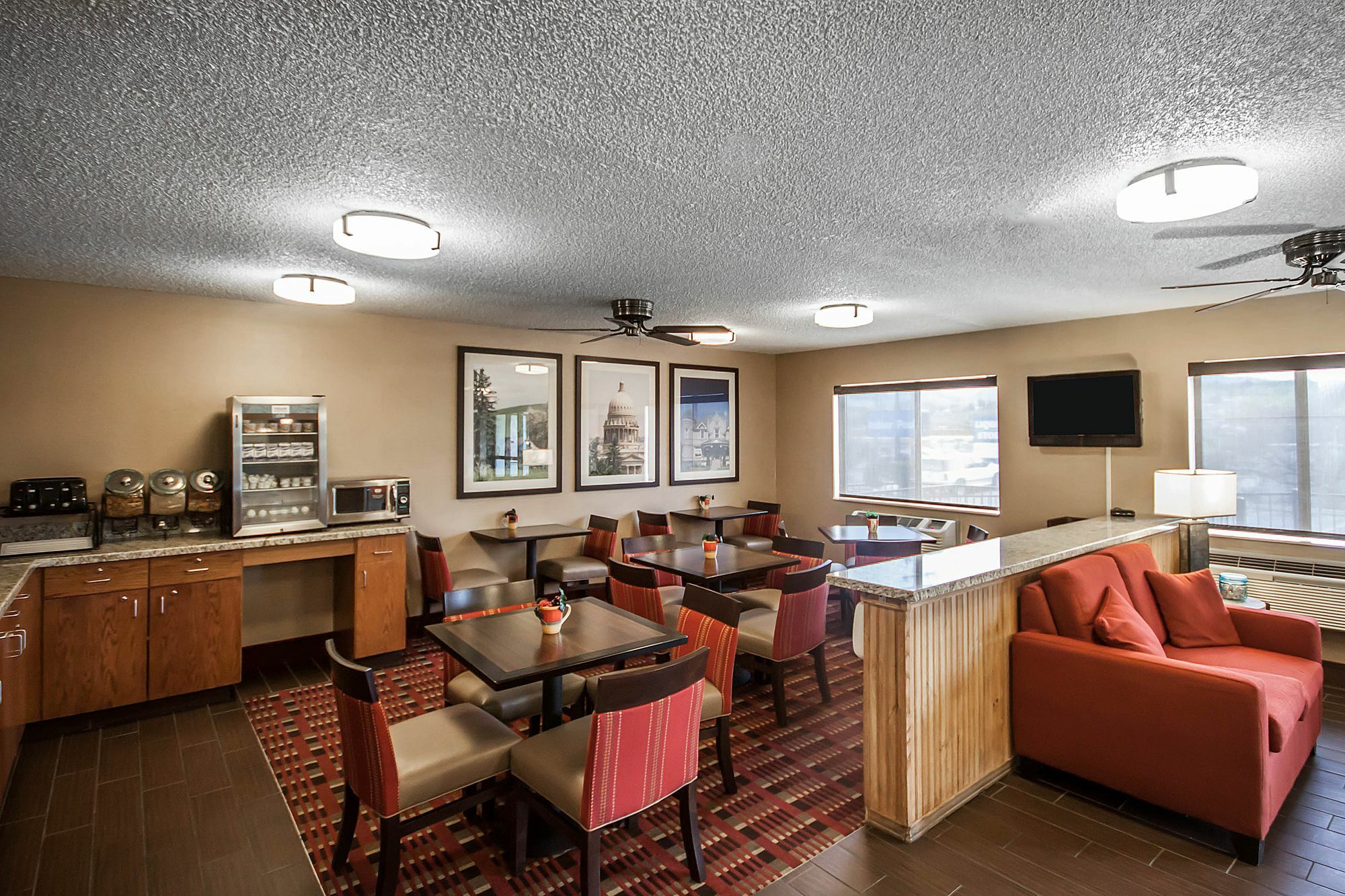 Quality Inn Поукателоу Екстериор снимка