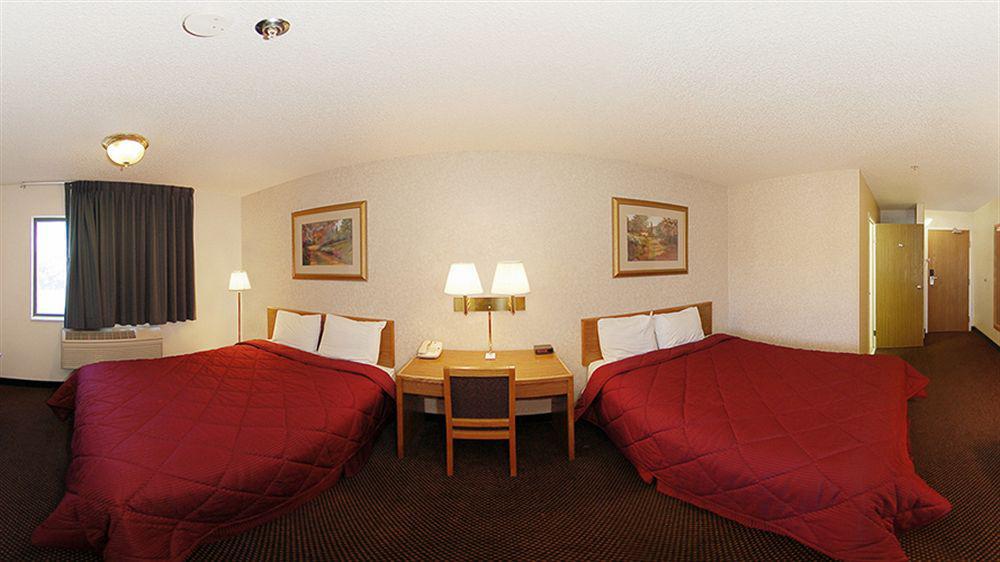 Quality Inn Поукателоу Екстериор снимка